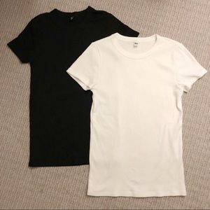 Ribbed Uniqlo T-shirts